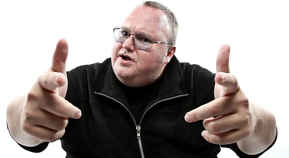 Kim Dotcom para el ataque de Lizard Squad a Xbox Live y PlayStation Network a base de chantaje con cuentas de MEGA Privacy. Kim Dotcom para el ataque de Lizard Squad a Xbox Live y PlayStation Network a base de chantaje con cuentas de MEGA Privacy.